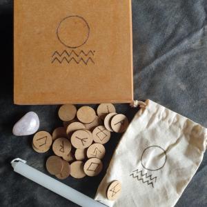 ODiN - Oráculo Divinatório Nórdico - jogo de runas